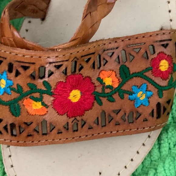 New never worn Leather Cacahi  Sandals - Picture 3 of 5